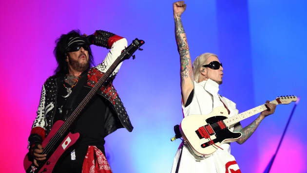 Mötley Crüe sets the record straight on accusations they don’t play live