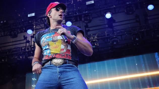 See Russell Dickerson, Ashley Cooke & Tucker Wetmore play baseball with 20 MLB All-Stars