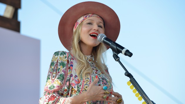 Jewel to debut art exhibition in Venice, Italy